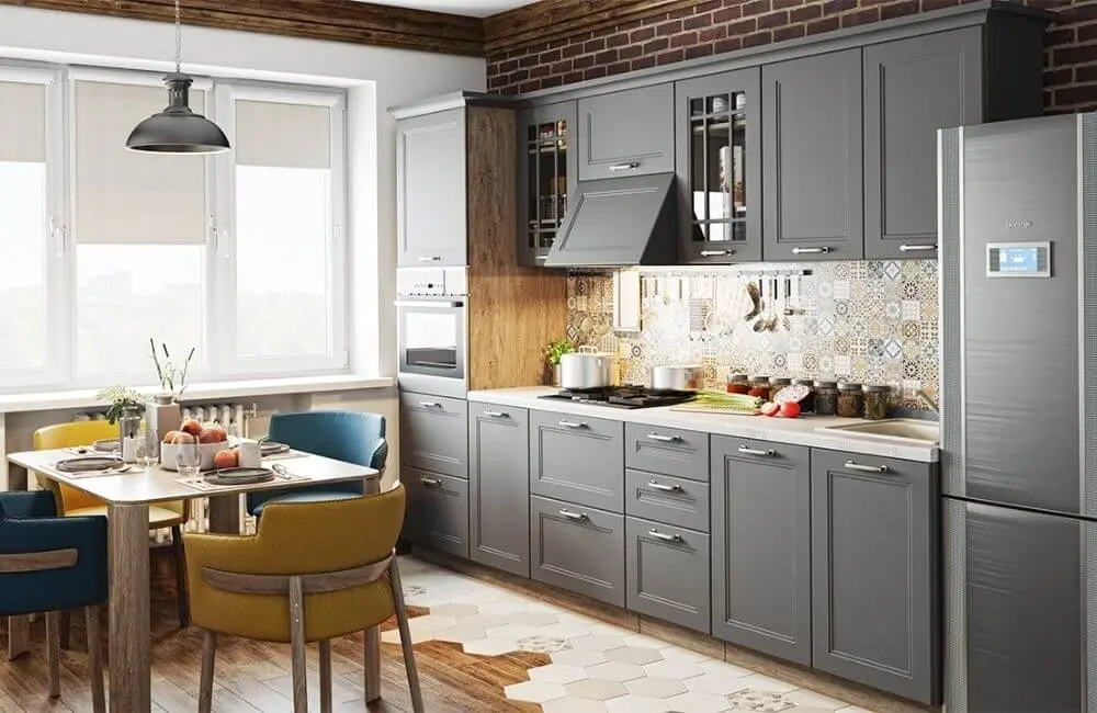 Серая кухня с деревянной столешницей