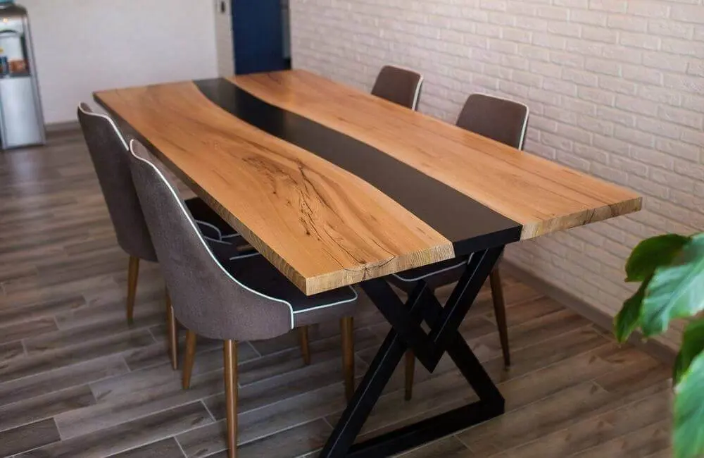 Столешница для стола из слэба на металлических ножках