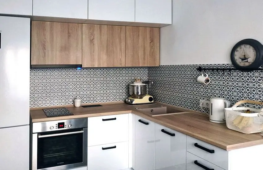 Деревянная столешница на кухне