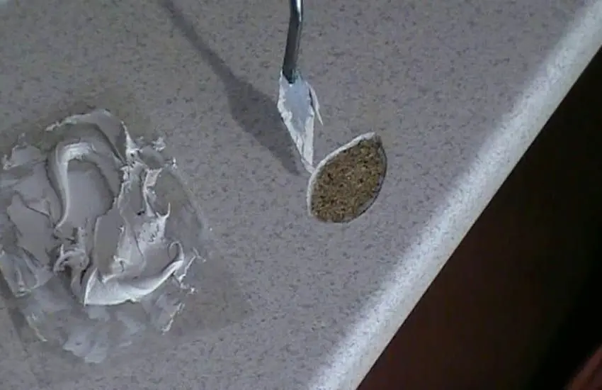 Скол на столешнице Скол на столешнице