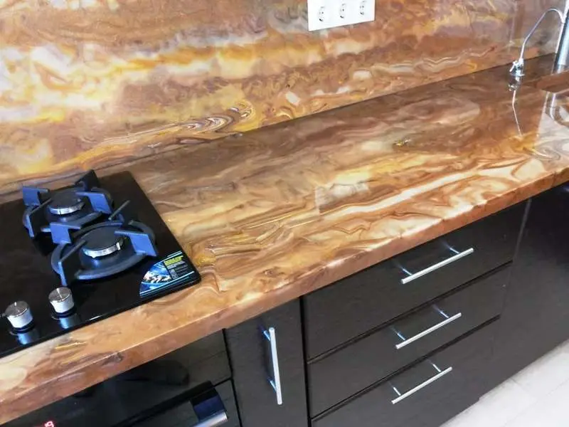 столешница Красный оникс.jpg