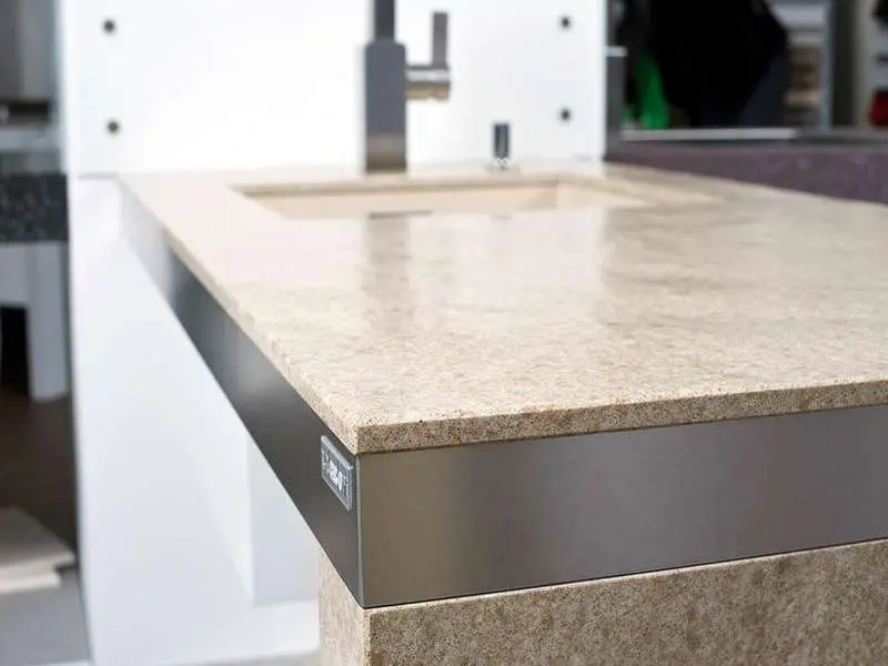 Тонкая столешница из искусственного камня.jpg