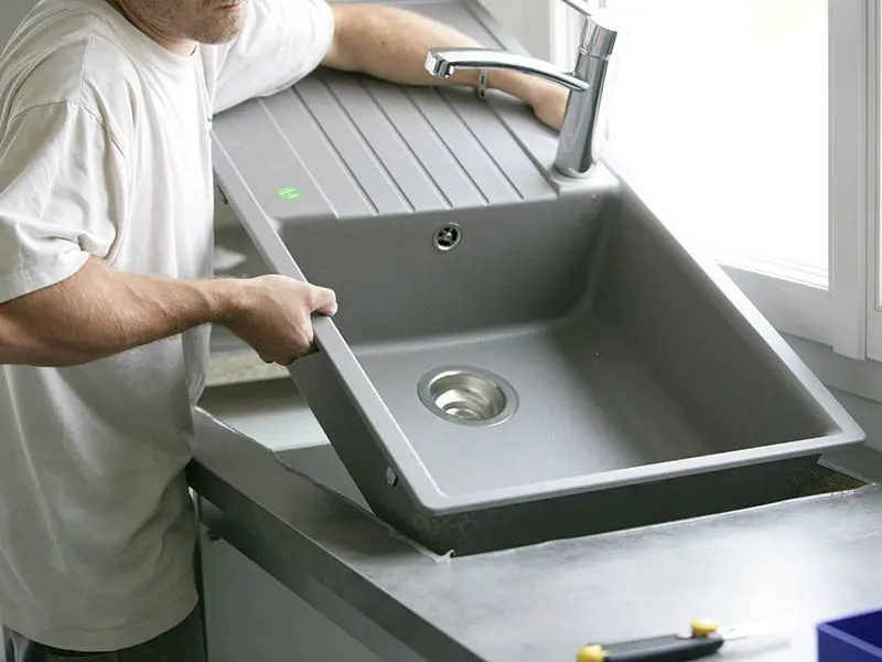 Виды и особенности монтажа раковины в столешницу