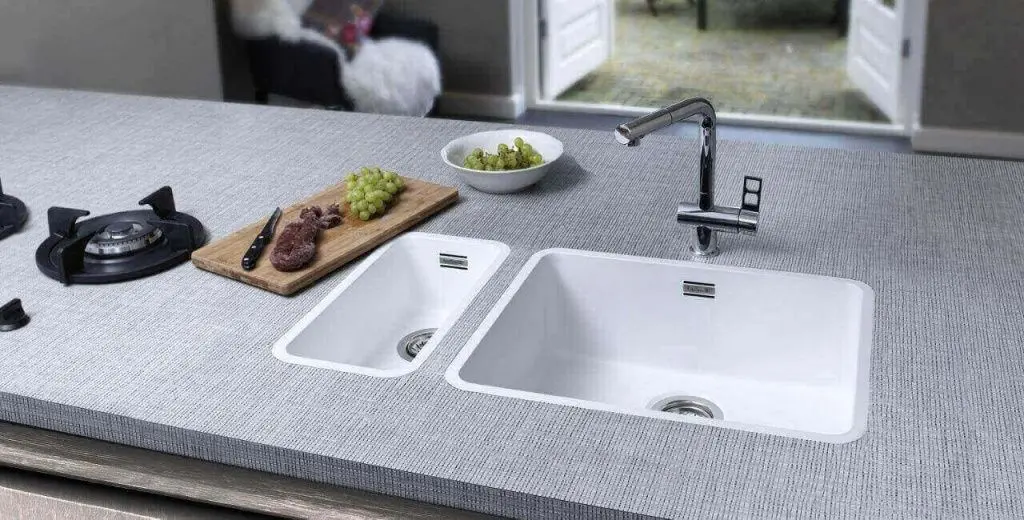 Мойка для монтажа в столешницу сверху