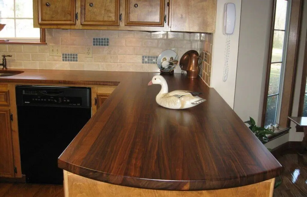 Столешница под дуб на кухне Столешница под дуб на кухне