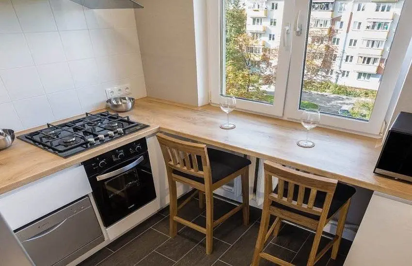 Столешница-подоконник в интерьере