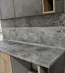 Столешницы из ДСП под бетон, штукатурку и асфальт в интерьере кухни