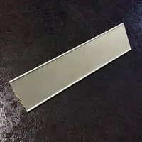 Образец гладкого треугольного алюминиевого плинтуса фото анонс товара