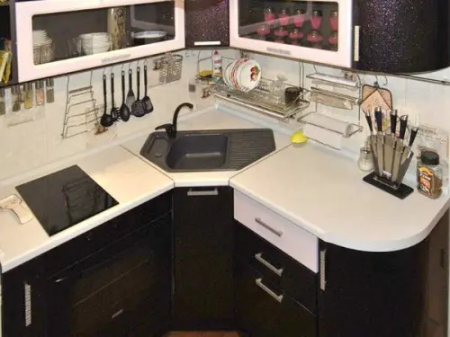 Угловой элемент из ДСП в цвет столешницы MAERSS фото 3