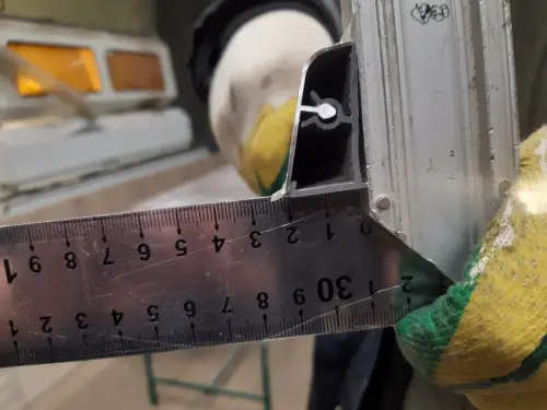 215 Плинтус овальный алюминиевый гладкий фото 3